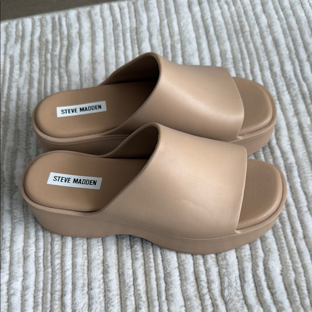 Steve Madden Tan Mules with Chunky Sole